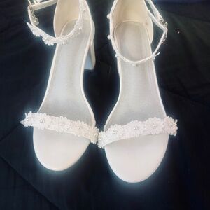 Women’s Size 10 Floral White Sandals